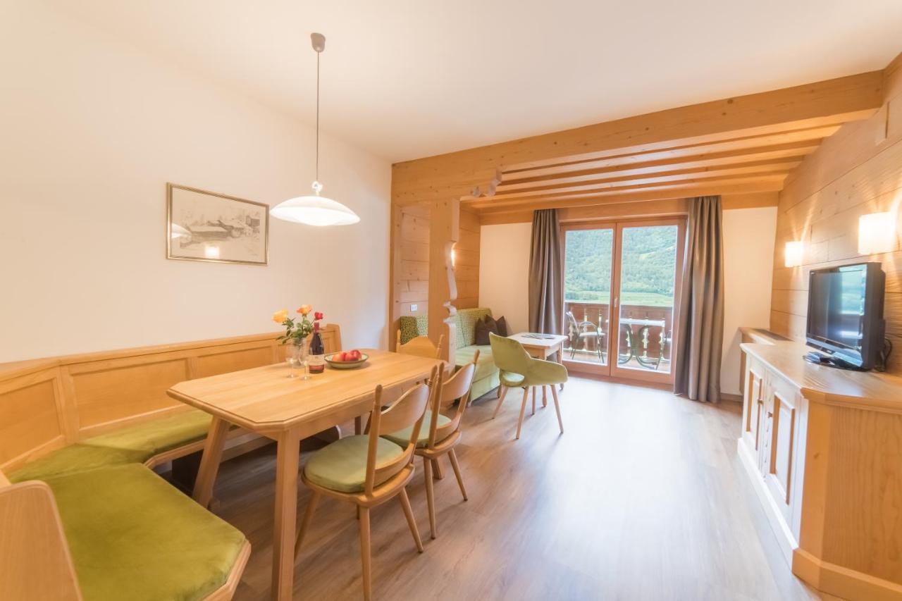 Pension Apartments Pardell กาสเตลเบลโล ภายนอก รูปภาพ