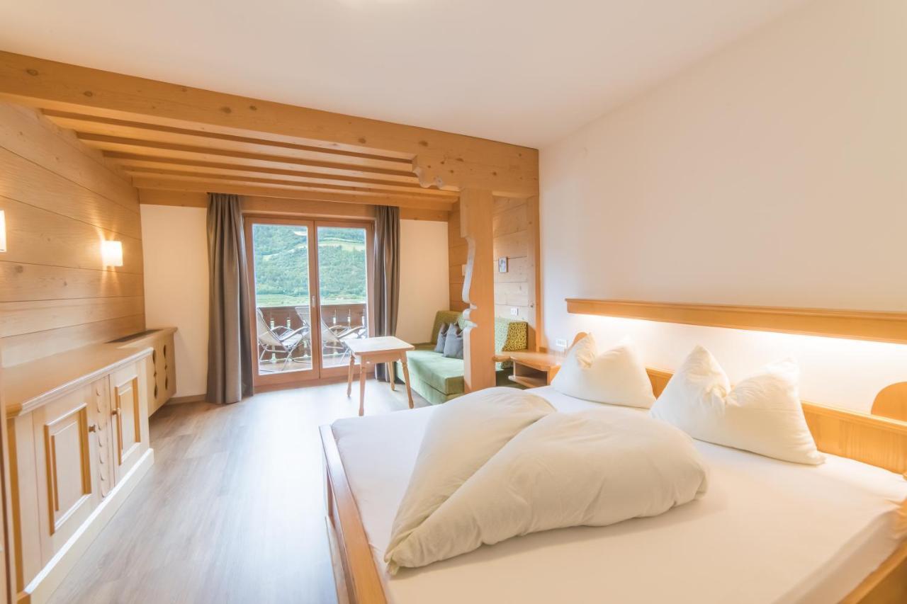 Pension Apartments Pardell กาสเตลเบลโล ภายนอก รูปภาพ